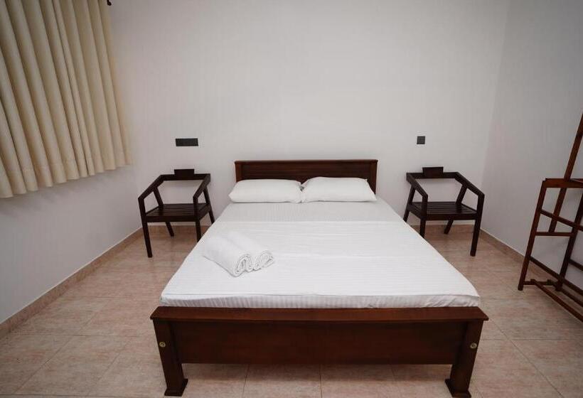 פנסיון River Inn   Fort