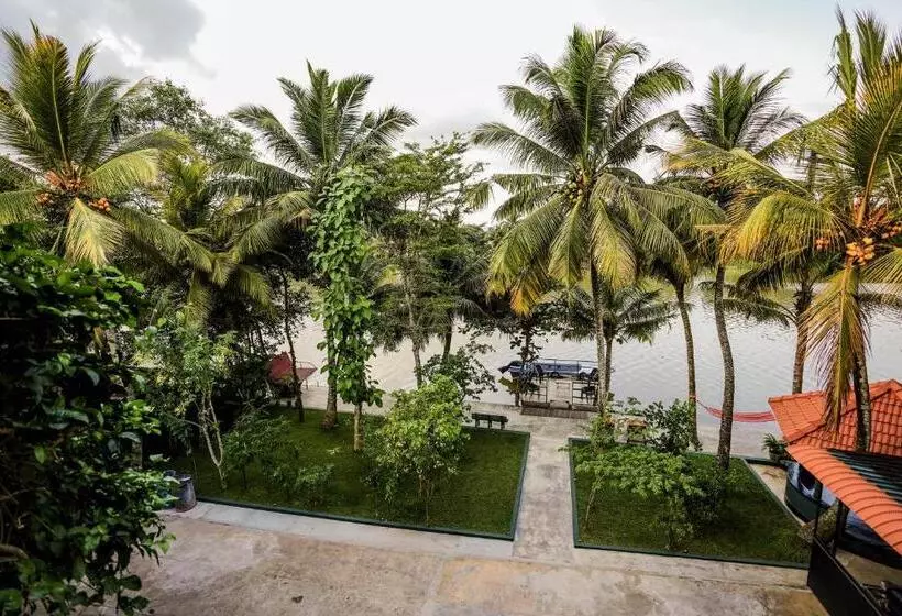 Majatalo River Inn   Fort