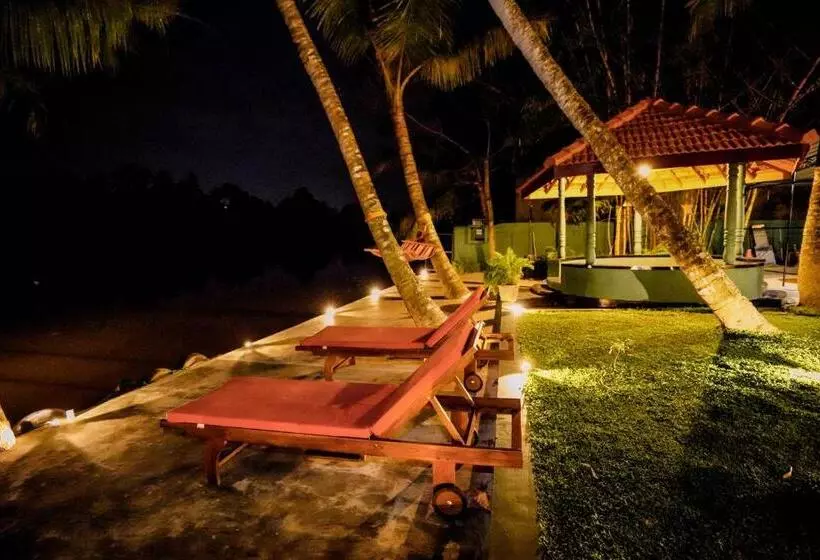 Majatalo River Inn   Fort