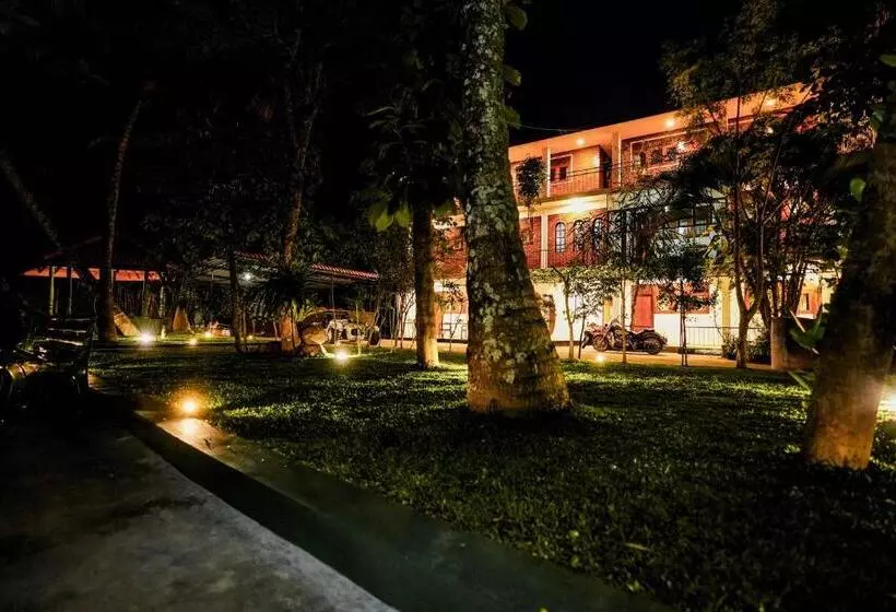 Majatalo River Inn   Fort