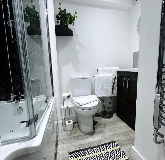 The Atlantis   Tower Apartments