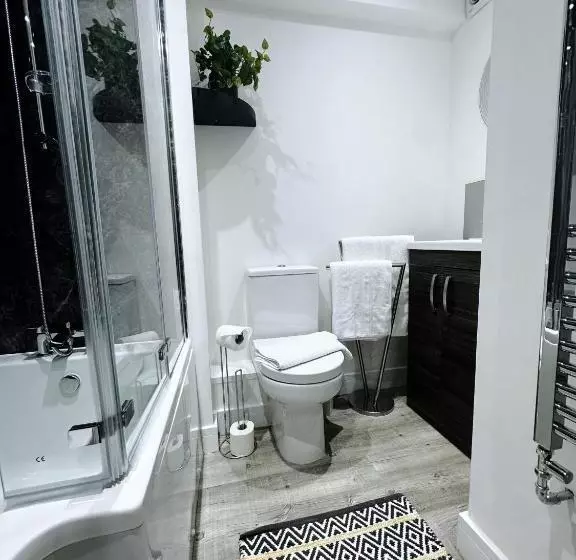 The Atlantis   Tower Apartments