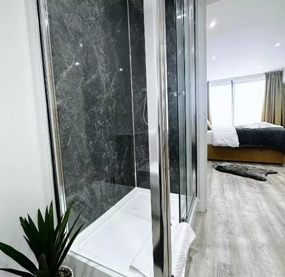 The Atlantis   Tower Apartments