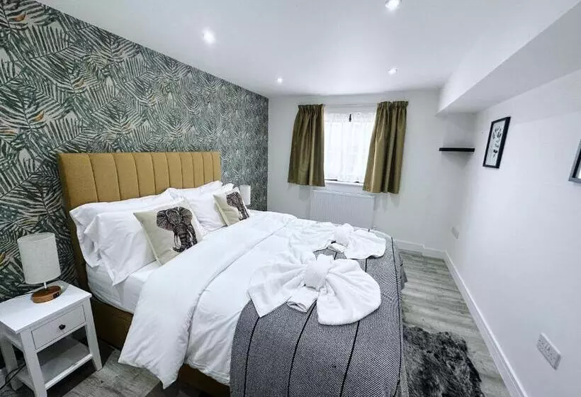 The Atlantis   Tower Apartments