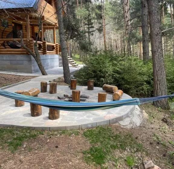 Aamiaismajoitus (B&B) Yeghevni Rest House