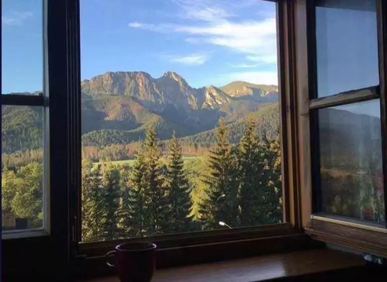 Aamiaismajoitus (B&B) Yeghevni Rest House