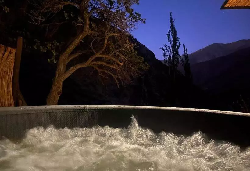 Hotelli Glaciar De Roca Lofts