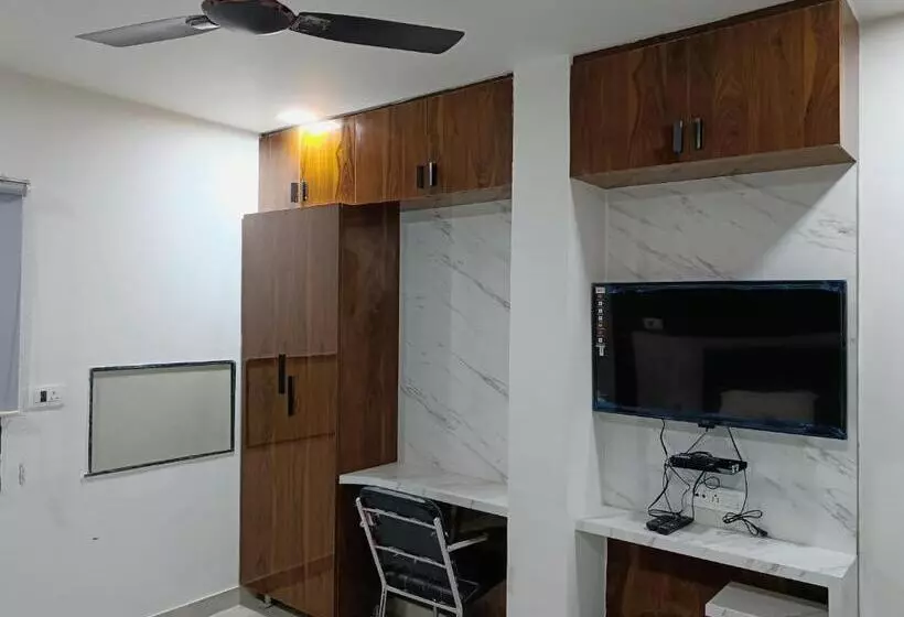 ホテル Imperial Crown