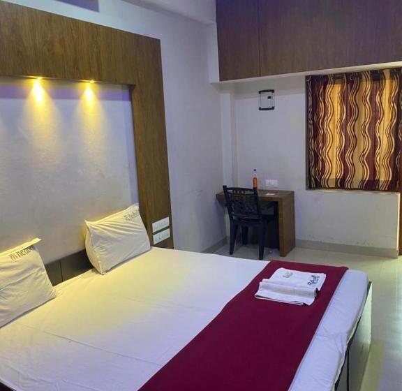 בית מלון כפרי Redbell Suites Calicut