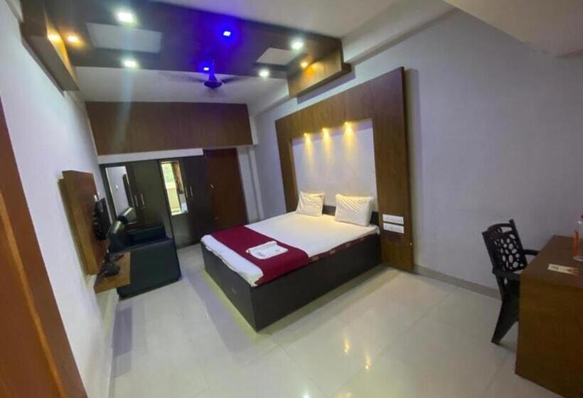 בית מלון כפרי Redbell Suites Calicut