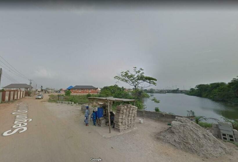 پانسیون De Lounge Inn