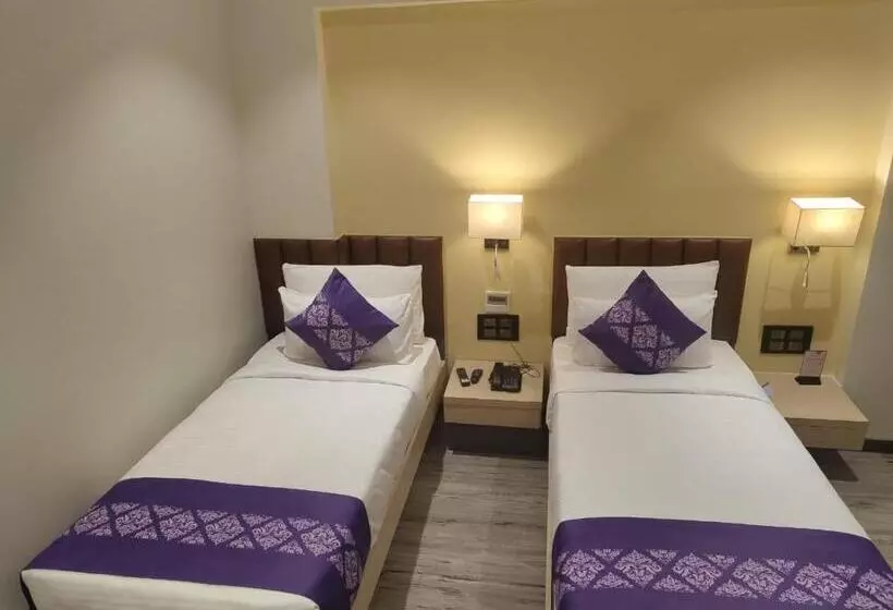ホテル Purple Beds By Vits   Dwarkesh, Surat