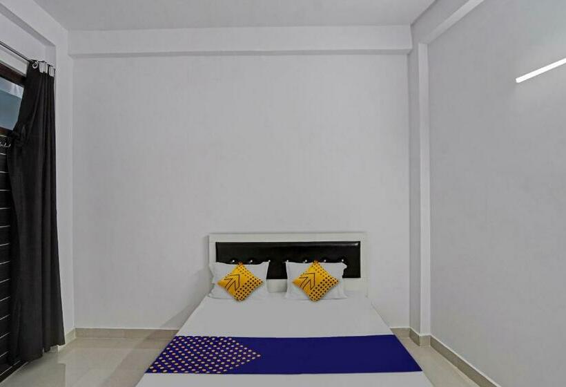 호텔 Spot On J S Residency