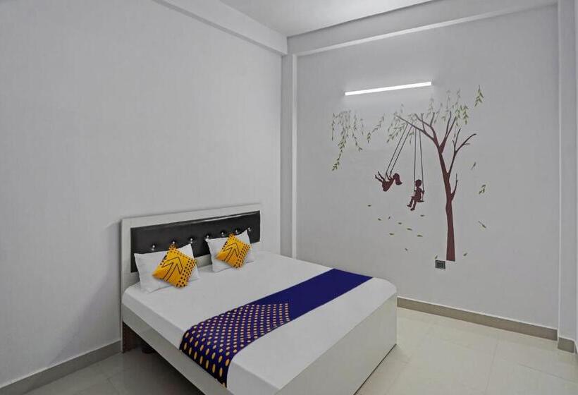 호텔 Spot On J S Residency