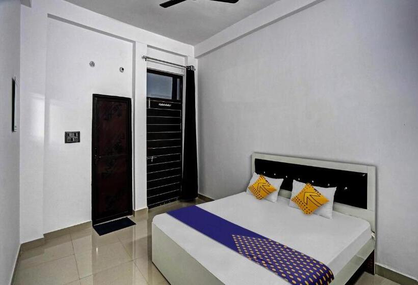 호텔 Spot On J S Residency