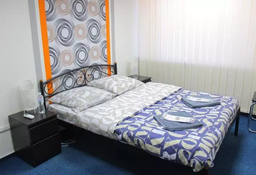Uneed Rooms Podil