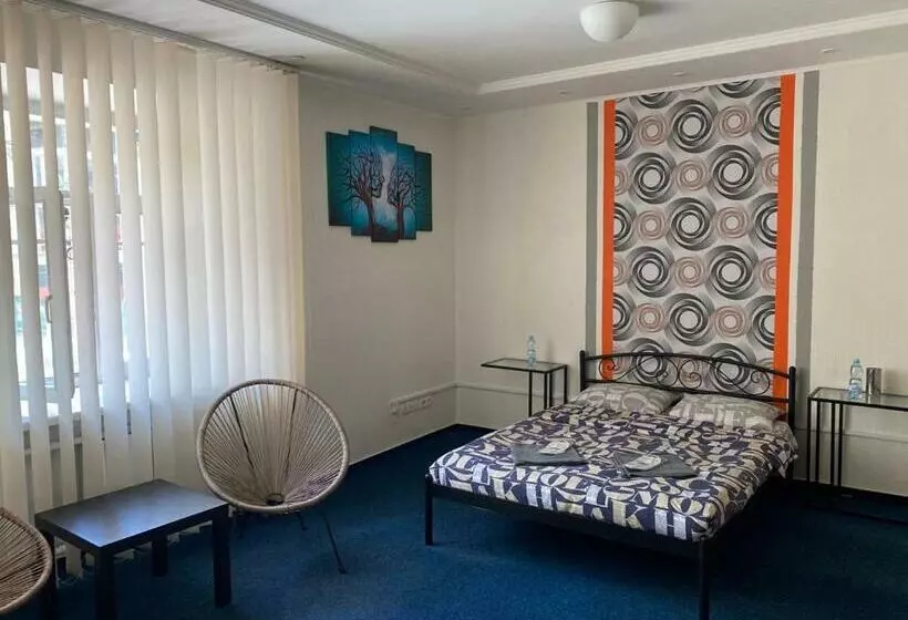 Uneed Rooms Podil