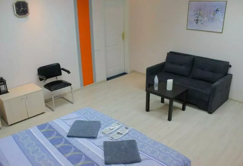 Uneed Rooms Podil