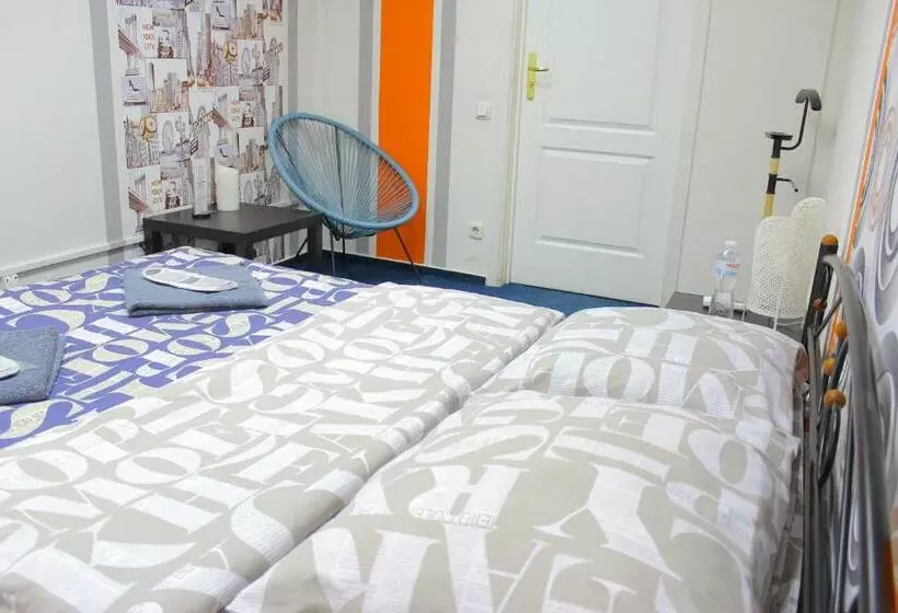 Uneed Rooms Podil