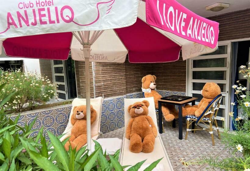 Schronisko Anjeli̇q Social Hub