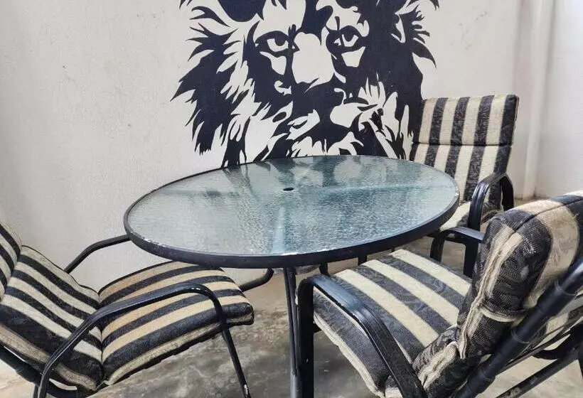 ユースホステル Kith And Kin