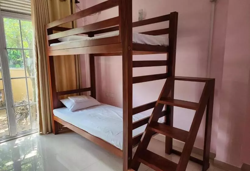 ユースホステル Kith And Kin