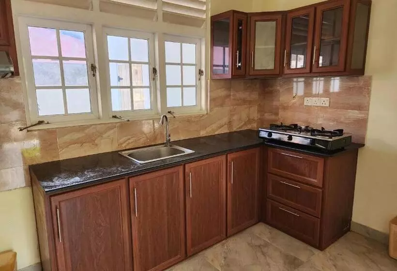 ユースホステル Kith And Kin