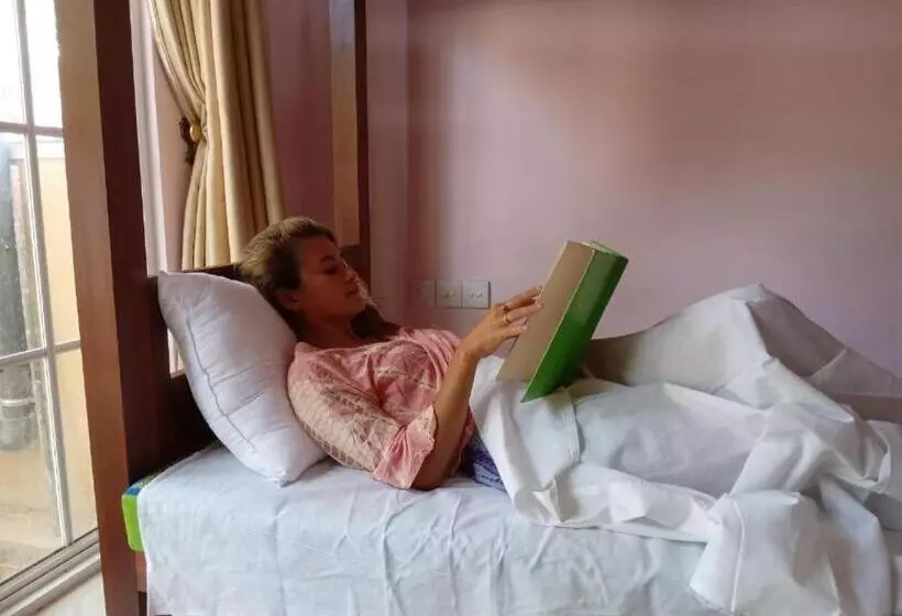 ユースホステル Kith And Kin