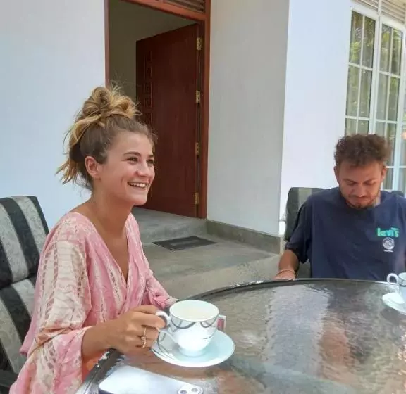 ユースホステル Kith And Kin