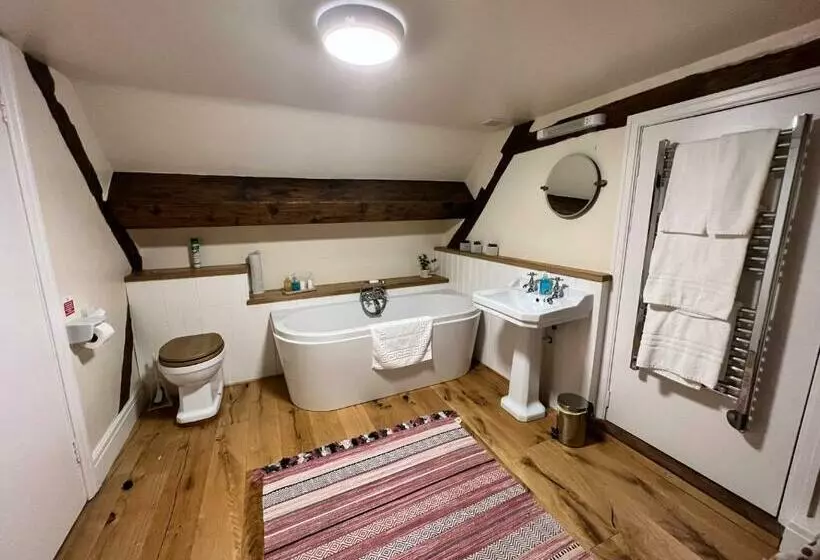 Retkeilymaja The Harp Inn