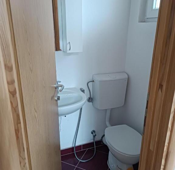 پانسیون 2bdr Apt With Balcony With View Free Parking