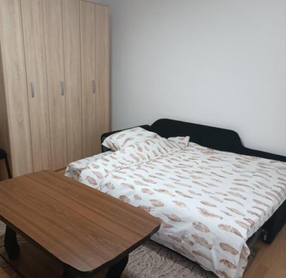 پانسیون 2bdr Apt With Balcony With View Free Parking