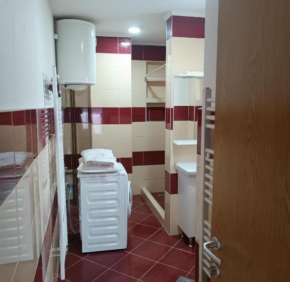 پانسیون 2bdr Apt With Balcony With View Free Parking