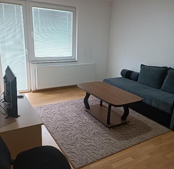 پانسیون 2bdr Apt With Balcony With View Free Parking