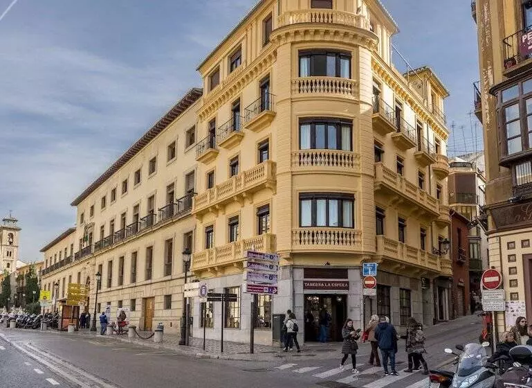 Hôtel (catégorie 1/2 *) AMC Granada