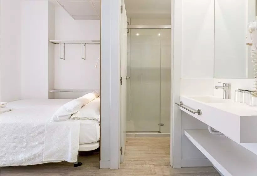 Hôtel (catégorie 1/2 *) AMC Granada