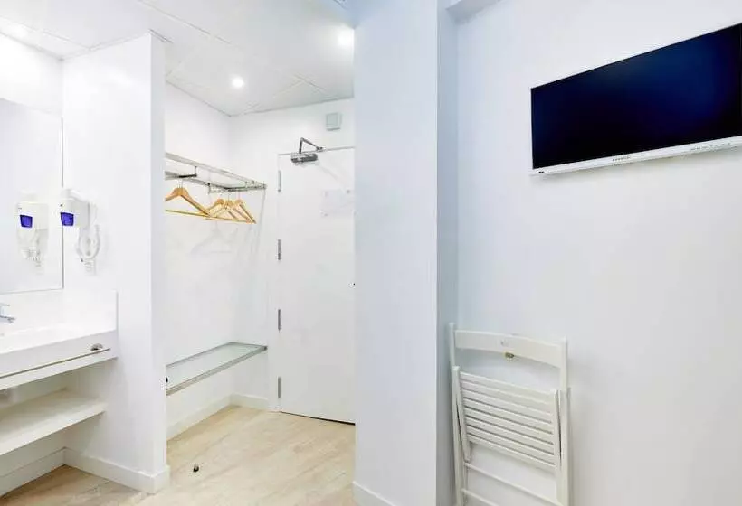 Hôtel (catégorie 1/2 *) AMC Granada