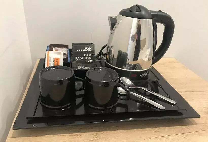 Hôtel (catégorie 1/2 *) AMC Granada