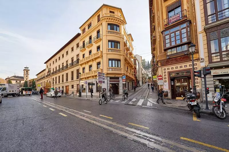 Hôtel (catégorie 1/2 *) AMC Granada