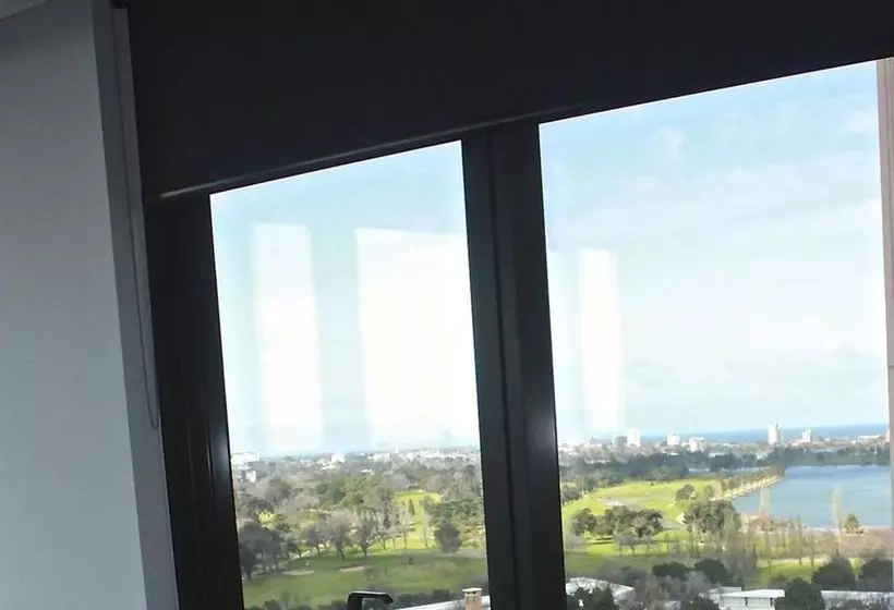 Отель Apartments Melbourne Domain - South Melbourne Albert Road