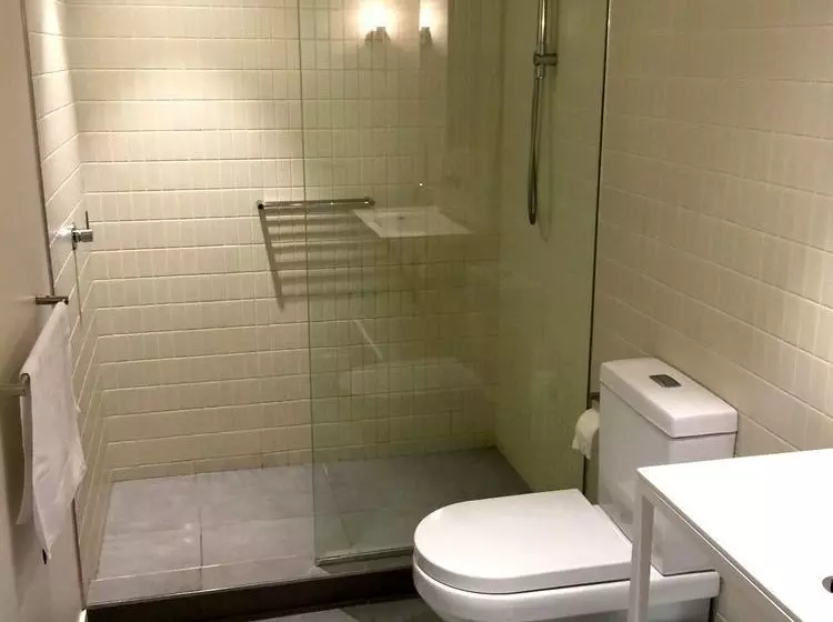 Отель Apartments Melbourne Domain - South Melbourne Albert Road