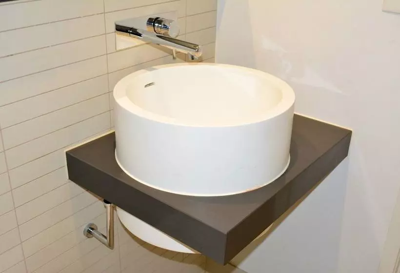 Отель Apartments Melbourne Domain - South Melbourne Albert Road