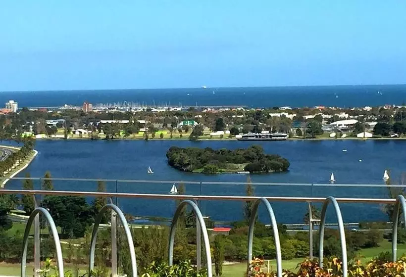 Отель Apartments Melbourne Domain - South Melbourne Albert Road