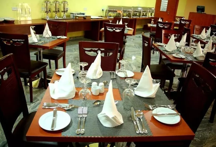 هتل Best Western Plus Elomaz