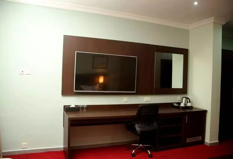 هتل Best Western Plus Elomaz