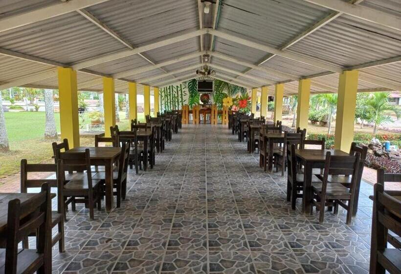 هتل Campestre Los Chiguiros