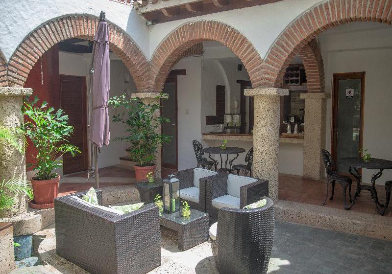 هتل Casa De Los Reyes Boutique