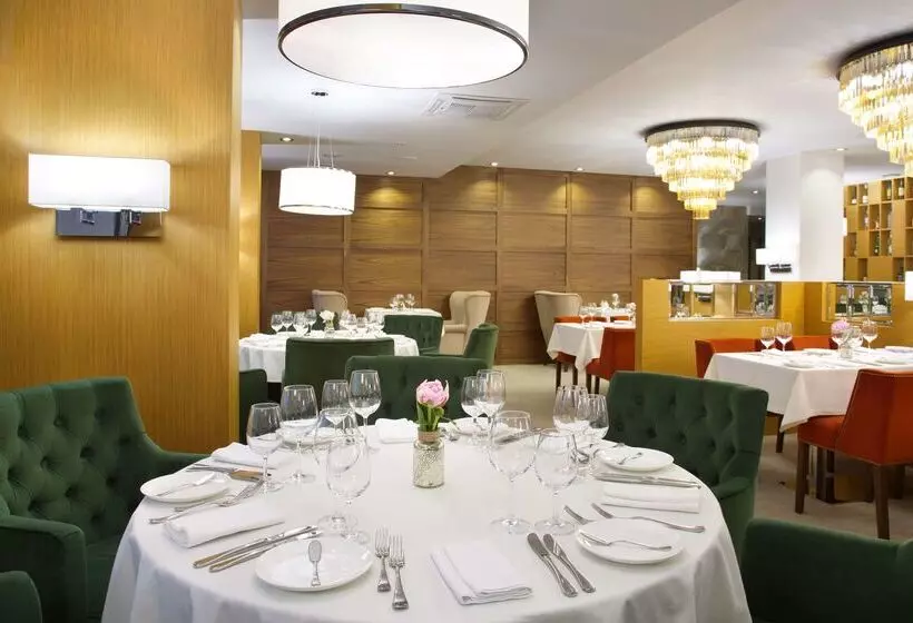 בית מלון כפרי Doubletree By Hilton Kazan City Center