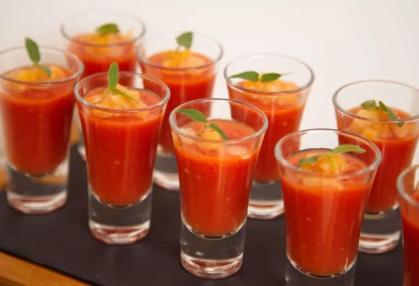 בית מלון כפרי Doubletree By Hilton Kazan City Center