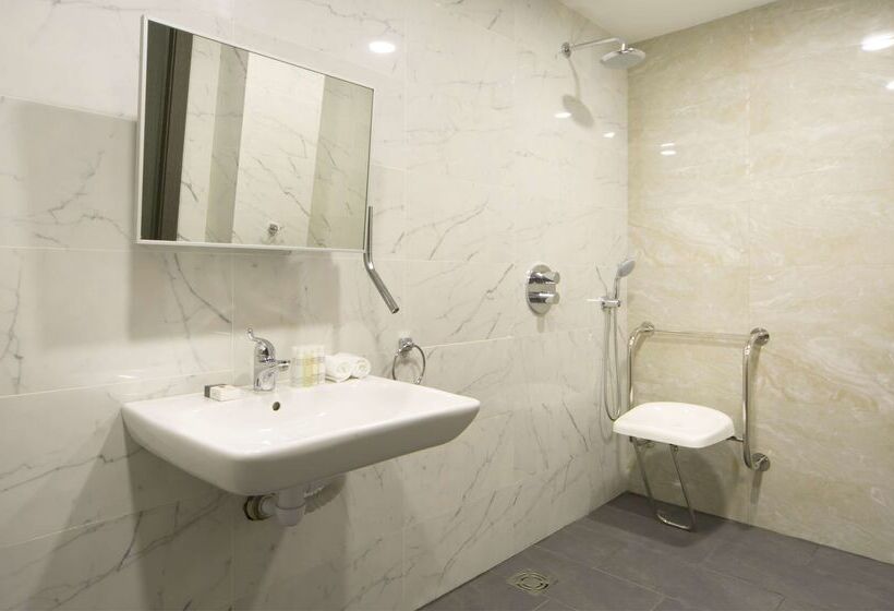 فندق Doubletree By Hilton Kazan City Center